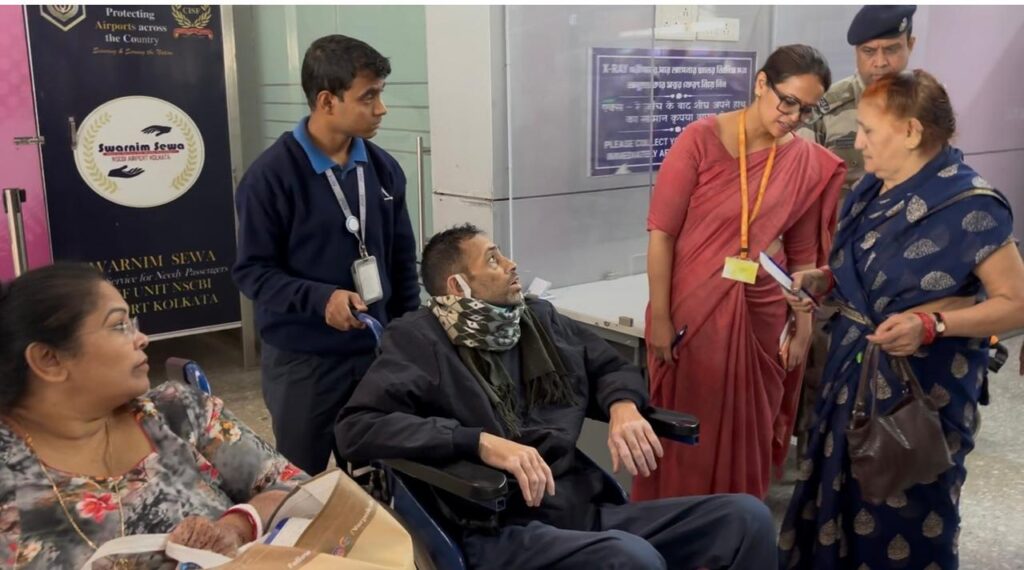 इंडिगो संकट के बीच काेलकाता एयरपोर्ट की निदेशक ने लिया हालात का जायजा