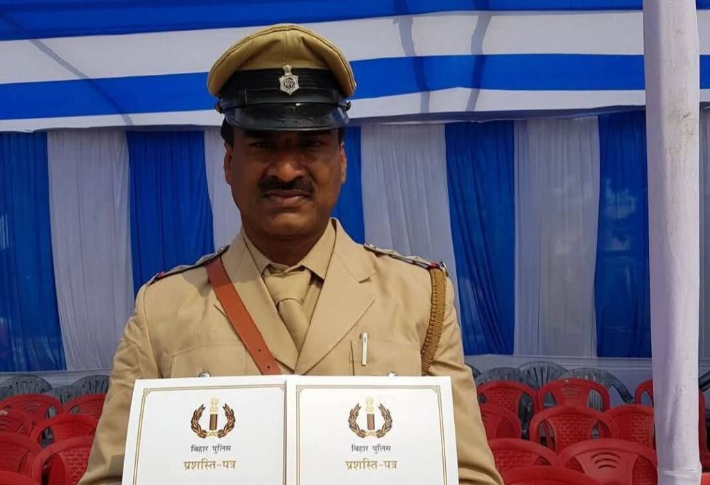 बिहार के मुजफ्फरपुर निवासी सब-इंस्पेक्टर संजीव की हार्ट अटैक से मौत