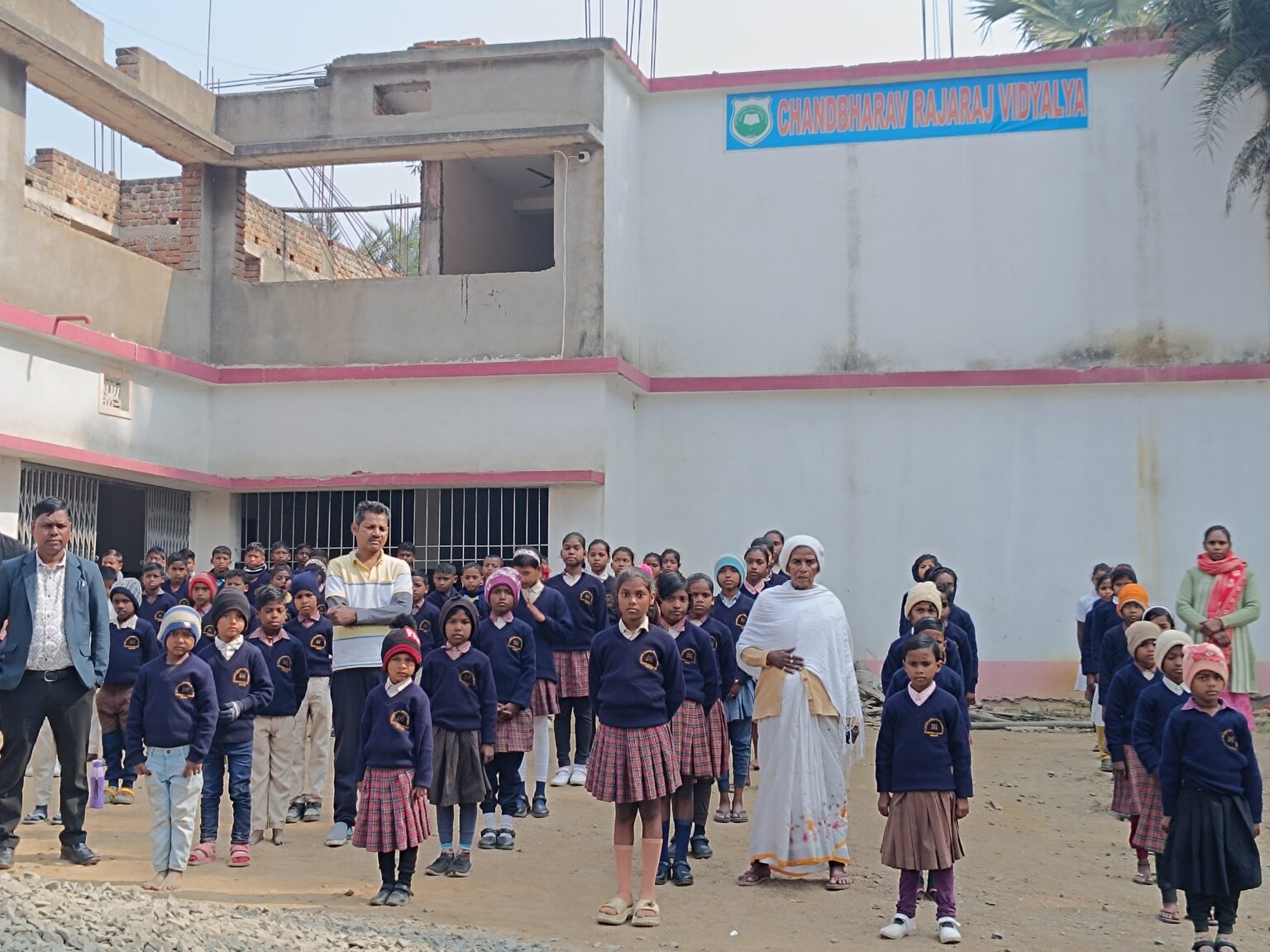 वित्तीय तंगी में झूझता फूलों झानो राजा राज विद्यालय, पढ़ने वाले बच्चों का भविष्य भी अधर में