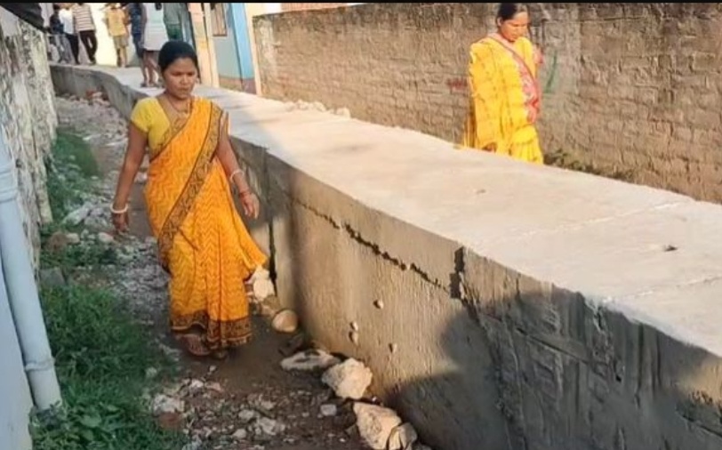 करोड़ों खर्च, लेकिन नाले की ऊंचाई ने बढ़ाई लोगों की मुश्किलें