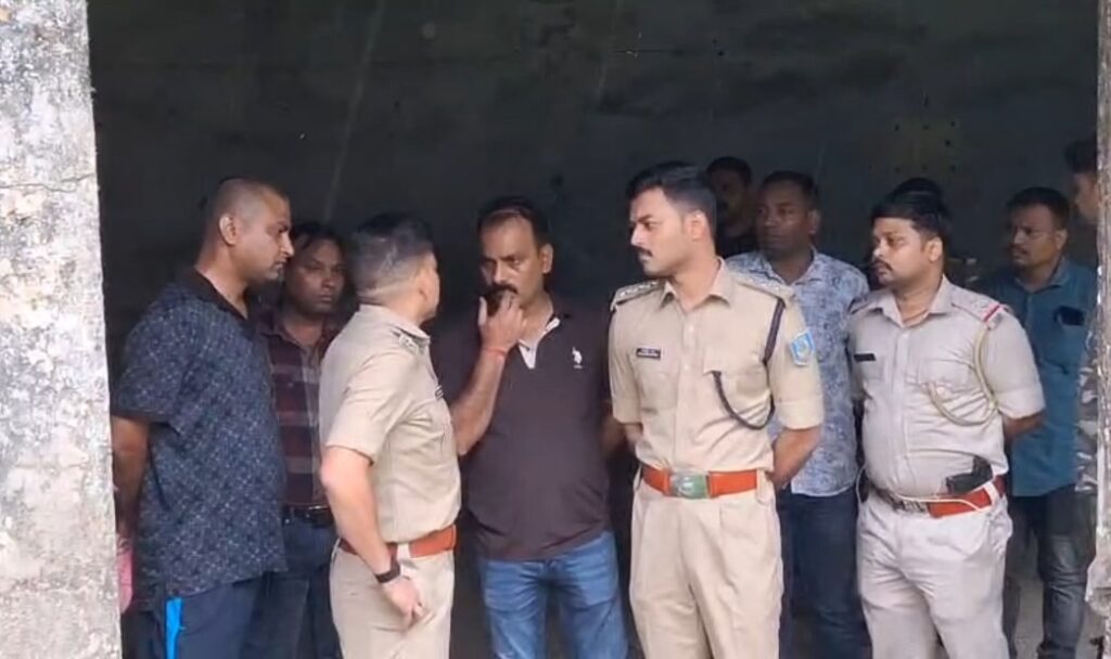 प्रिंस खान गैंग के गुर्गे और पुलिस के बीच मुठभेड़, एक अपराधी घायल, एक गिरफ्तार