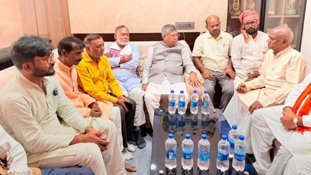 भाजपा प्रदेश अध्यक्ष आदित्य साहू ने लोकनाथ महतो की पत्नी के निधन पर जताया शोक