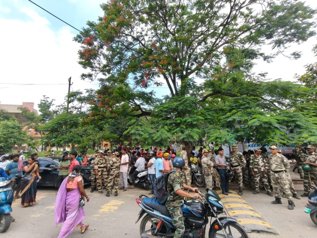 रांची में नगर निगम का एक्शन: मोरहाबादी साप्ताहिक सब्जी हाट पर चला बुलडोजर