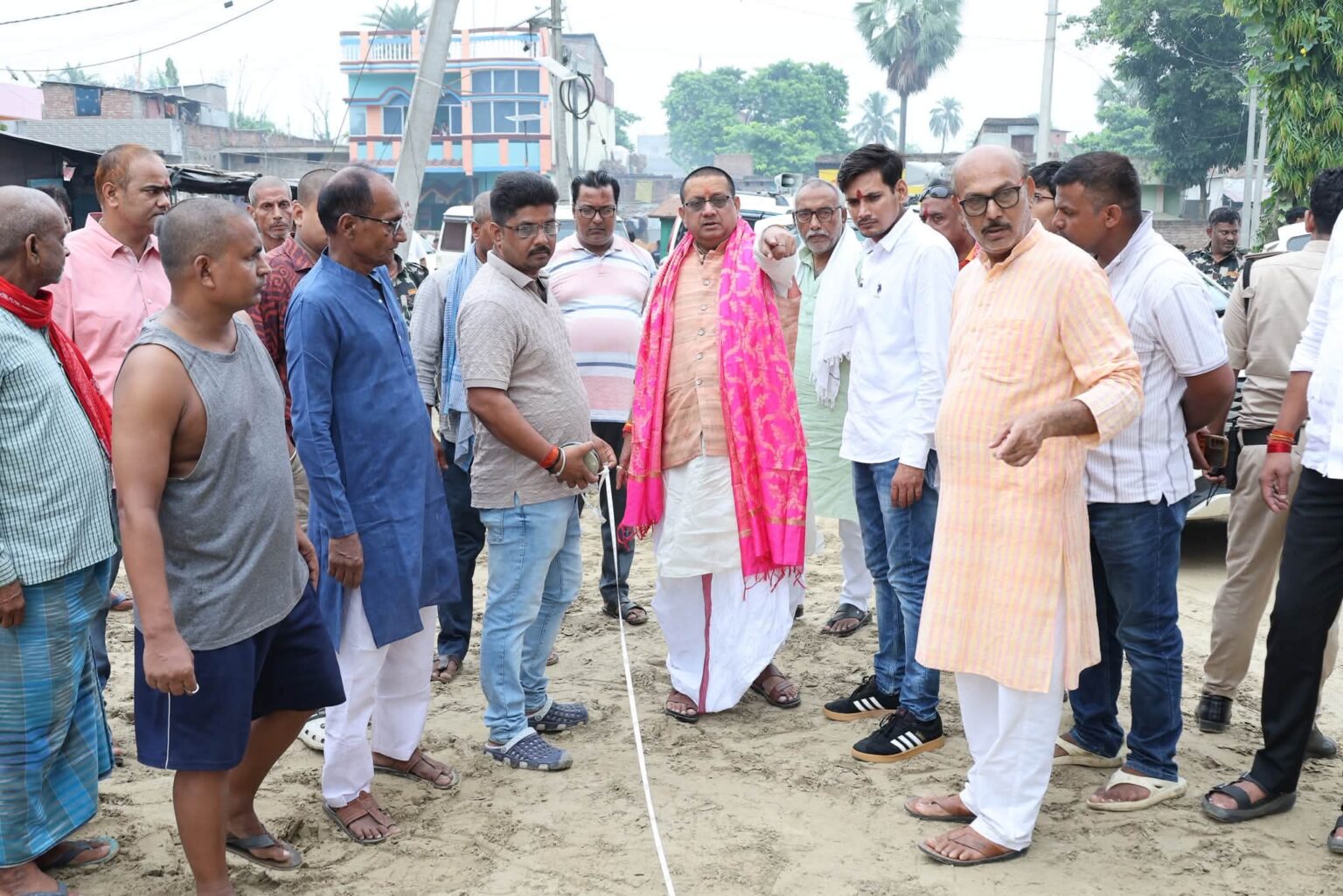 बिहपुर में निर्माणाधीन सामुदायिक भवन का पथ निर्माण मंत्री ने किया निरीक्षण, गुणवत्तापूर्ण और समयबद्ध कार्य के निर्देश