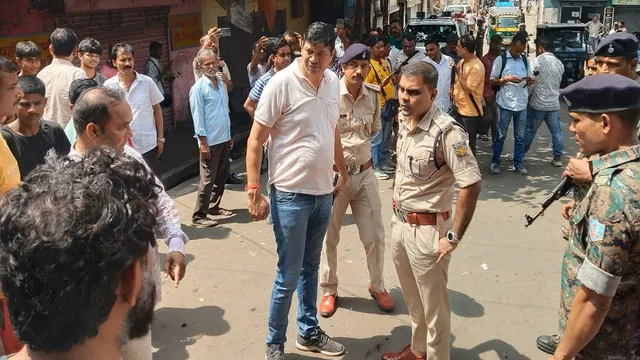 वासेपुर में दिनदहाड़े अंधाधुंध फायरिंग: फहीम खान के भाई शानू खान समेत 3 को लगी गोली, इलाके में दहशत