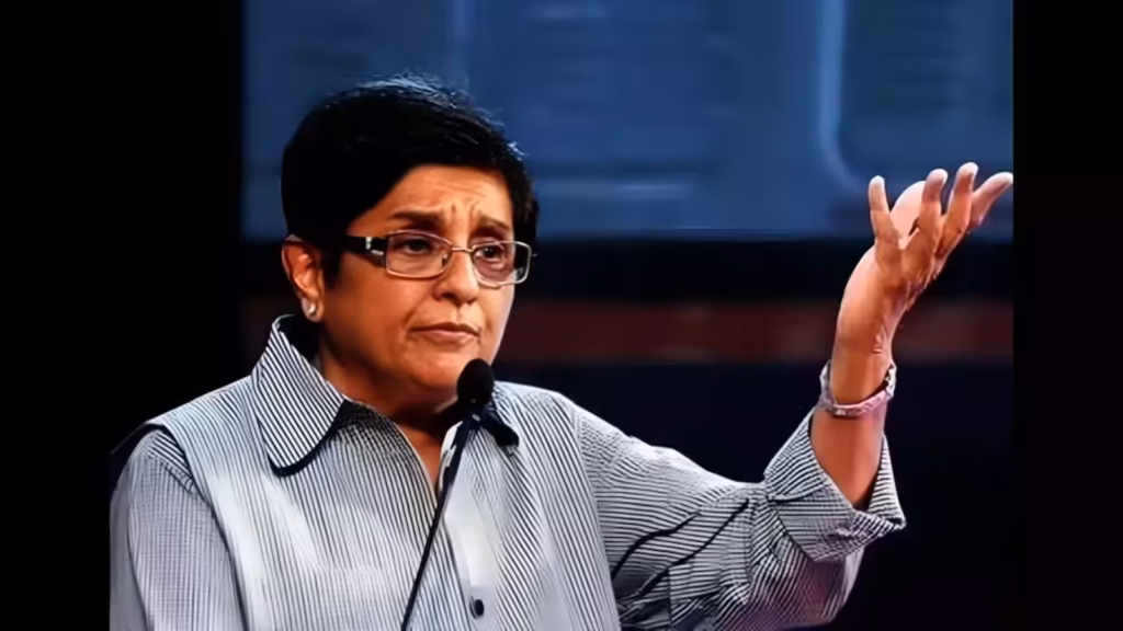 सत्य निकेतन इमारत हादसा: पक्षकार बनने के लिए दिल्ली हाई कोर्ट पहुंचीं किरण बेदी, केंद्र ने जताई आपत्ति