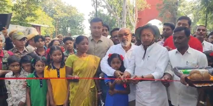 उत्सवी माहौल में पर्यटकों के लिए खुला बेतला नेशनल पार्क, सांसद कालीचरण सिंह ने फीता काटकर किया शुभारंभ